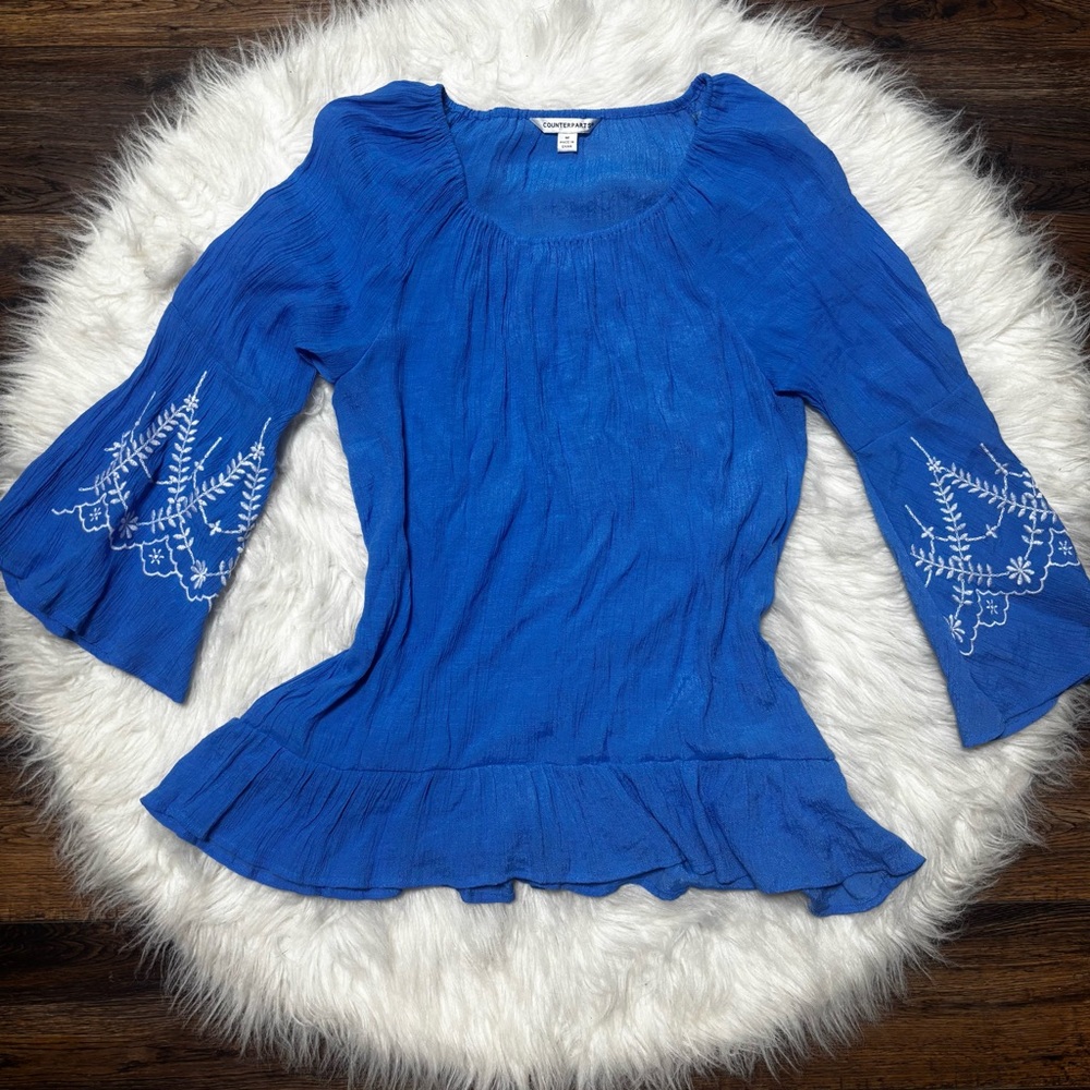Counterparts Blue Peasant Style Top with Embroidered Sleeve Design size Medium